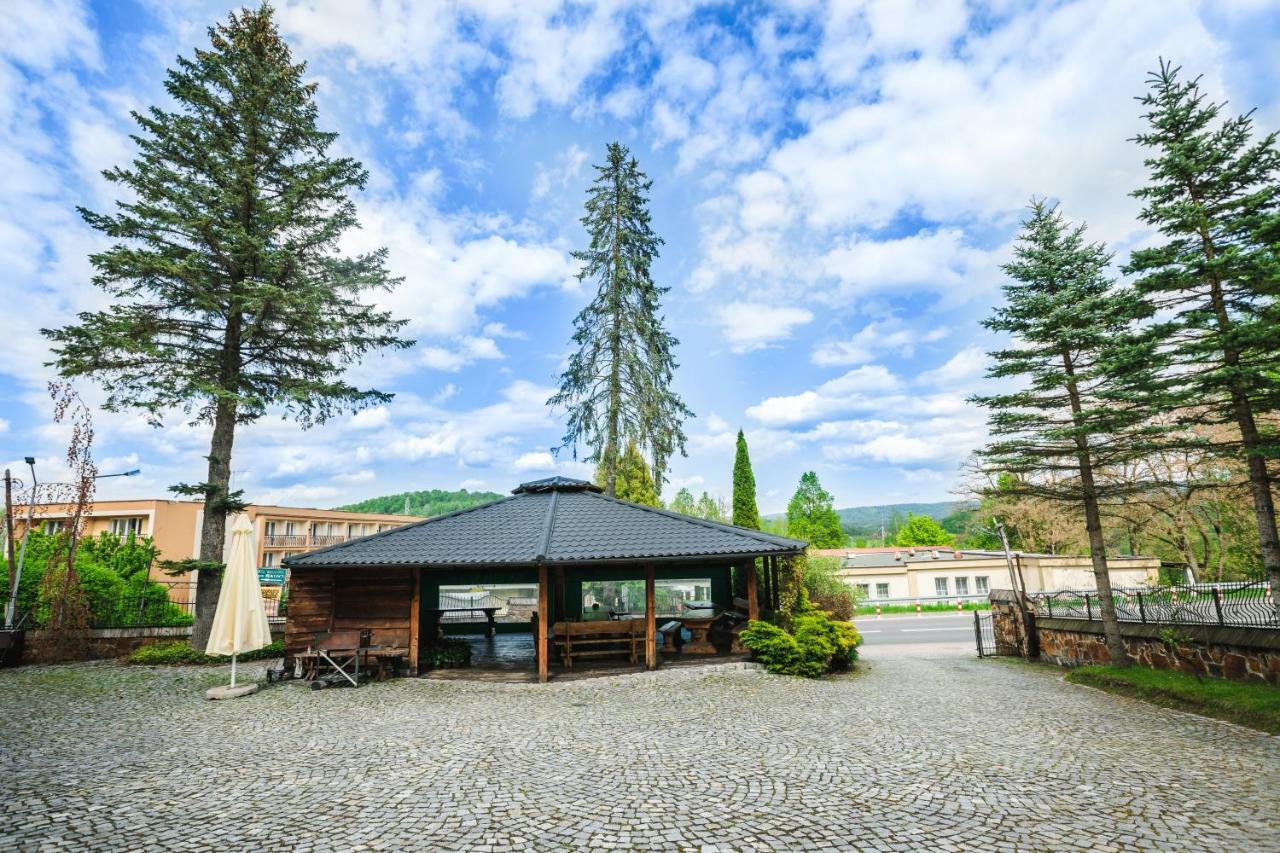 솔리나 Osrodek Wypoczynkowy Tarnica B&B 외부 사진